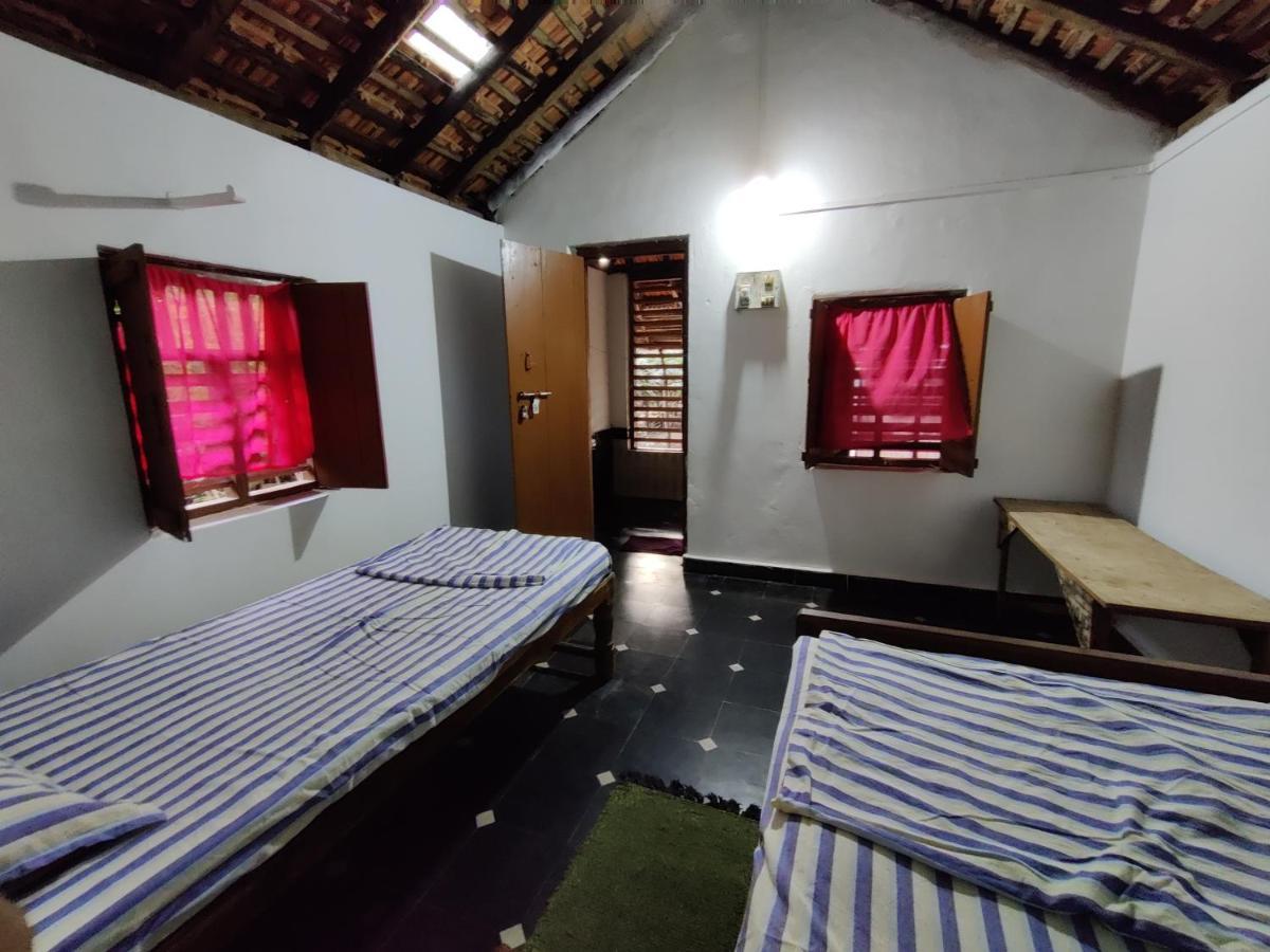 Surya Beach Café&Stay Gokarna  Habitación foto